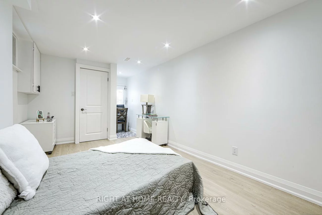 84, Aberdeen, East Woodbridge, Vaughan