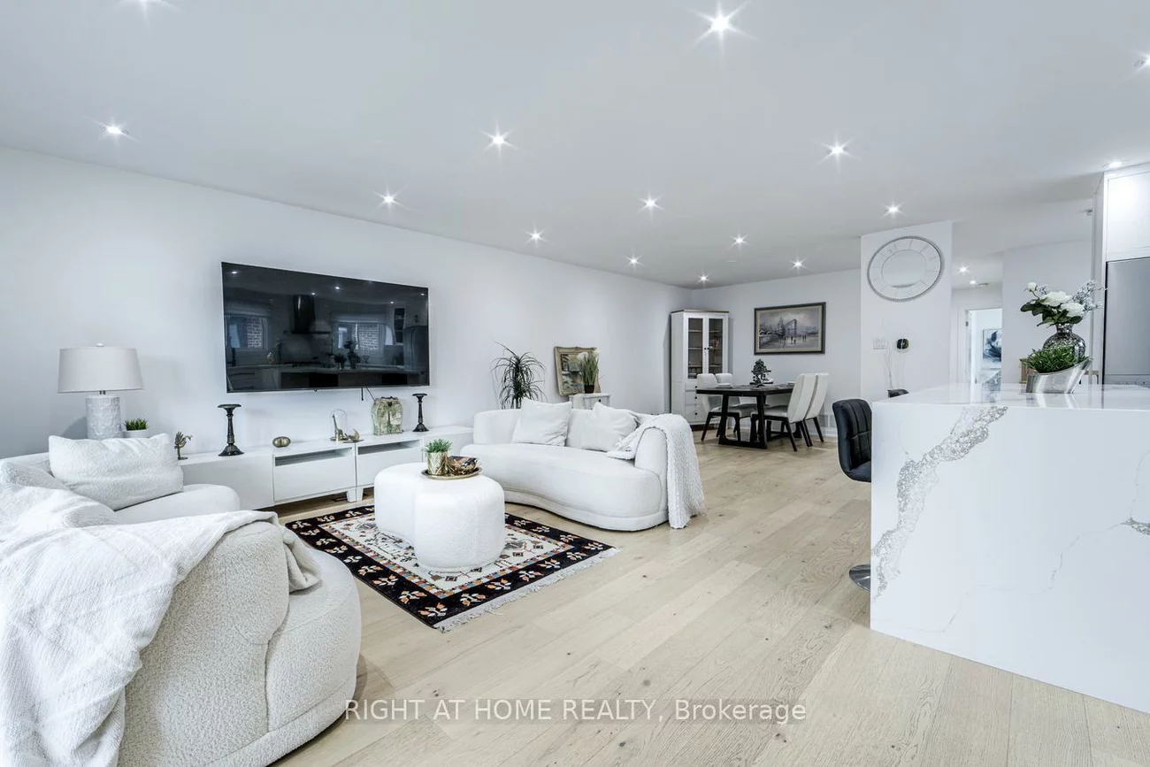 84, Aberdeen, East Woodbridge, Vaughan